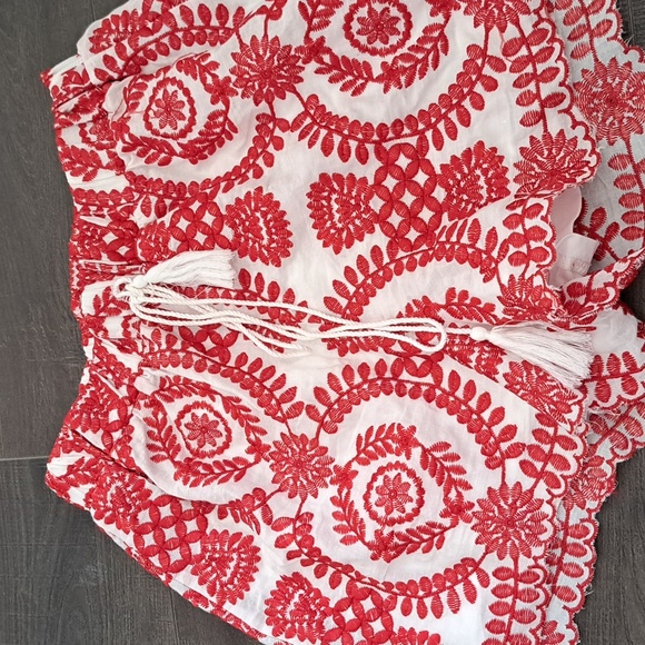 Missguided Red and White Shorts - Picture 3 of 7